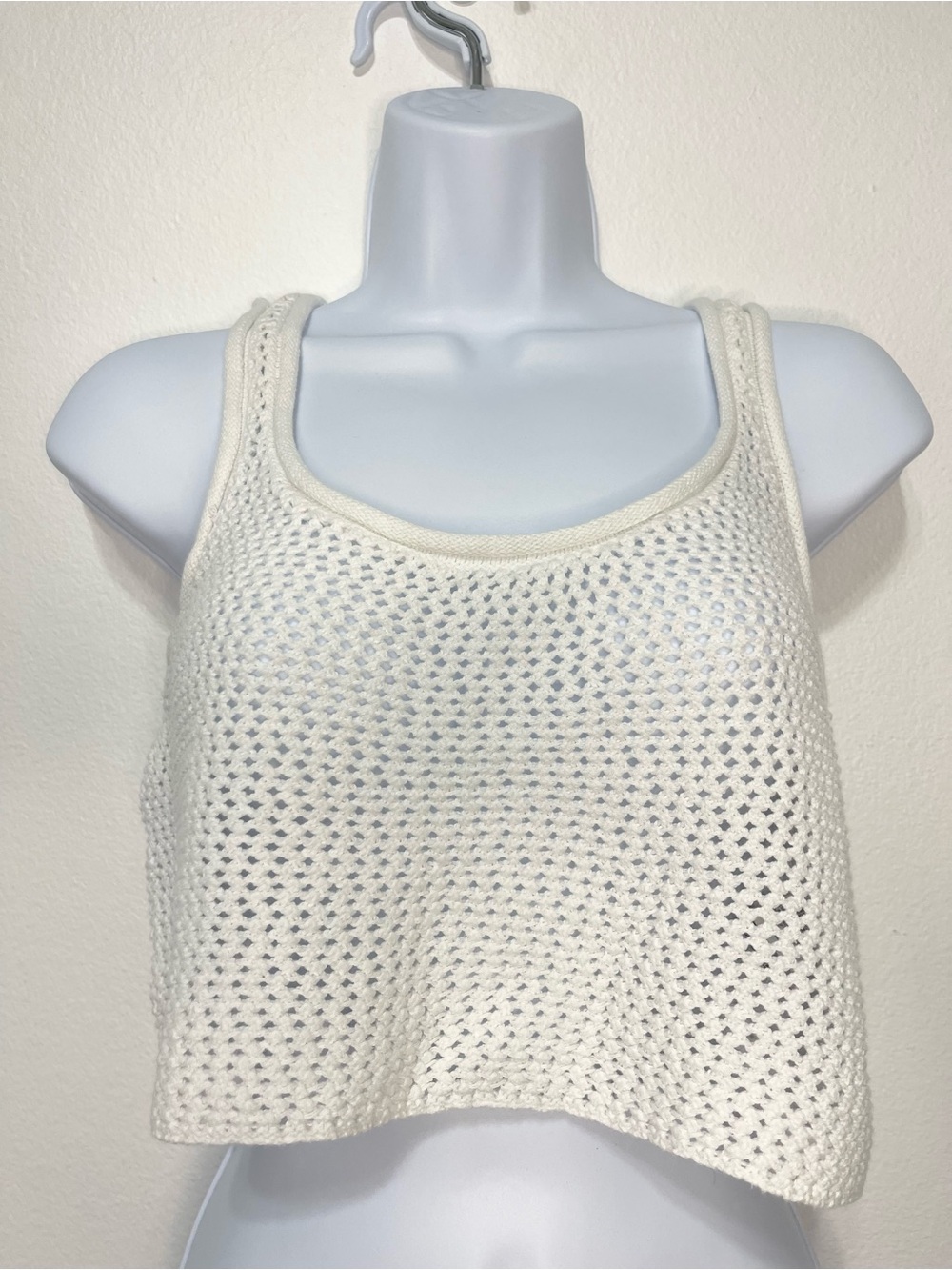 Forever 21 White Cotton Open-Knit Cropped Tank Size Small PTP 17”-19”